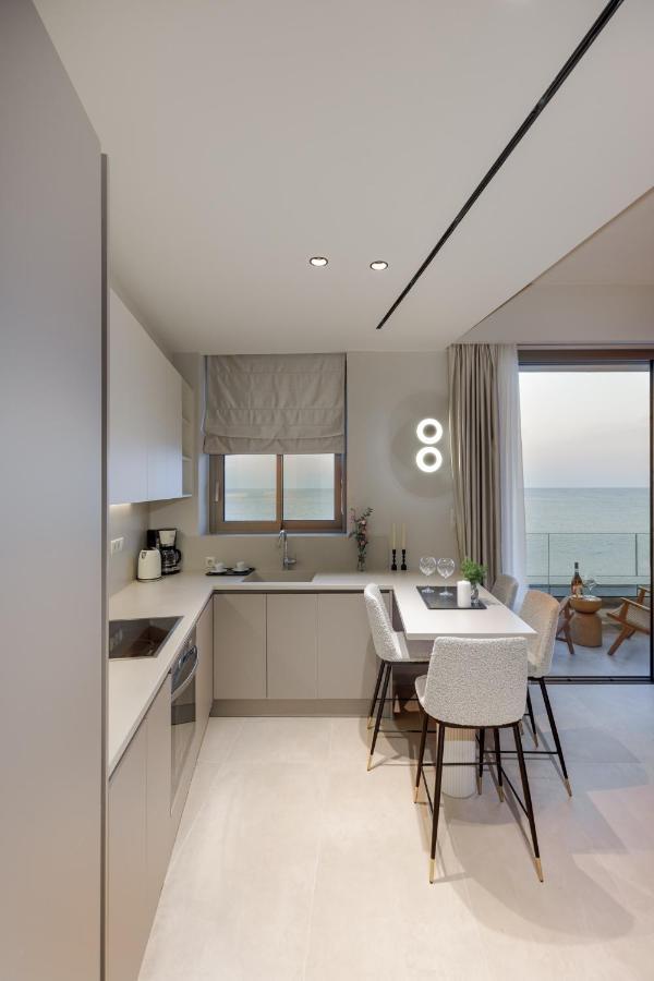 Kales Sea View Suites Ierápetra Exteriör bild